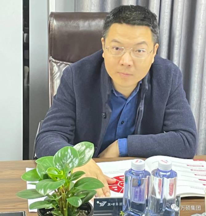 安徽萬碩科技產(chǎn)業(yè)（集團(tuán)）有限公司和安徽理工大學(xué)共建“產(chǎn)學(xué)研合作基地”揭牌儀式隆重舉行